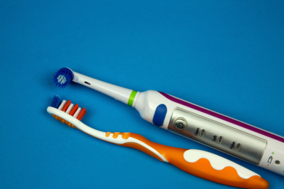 Jak vybrat zubní kartáček a jak se o něj starat?